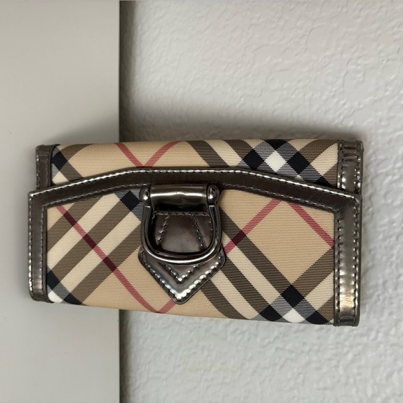 BURBERRY Patent Nova Check Tri-Fold Wallet Pewter